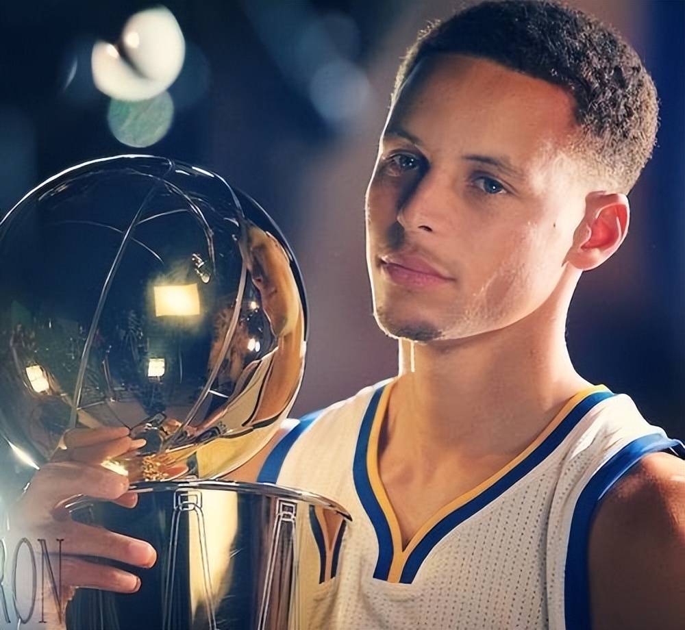 右脚顺势扫 右脚顺势扫